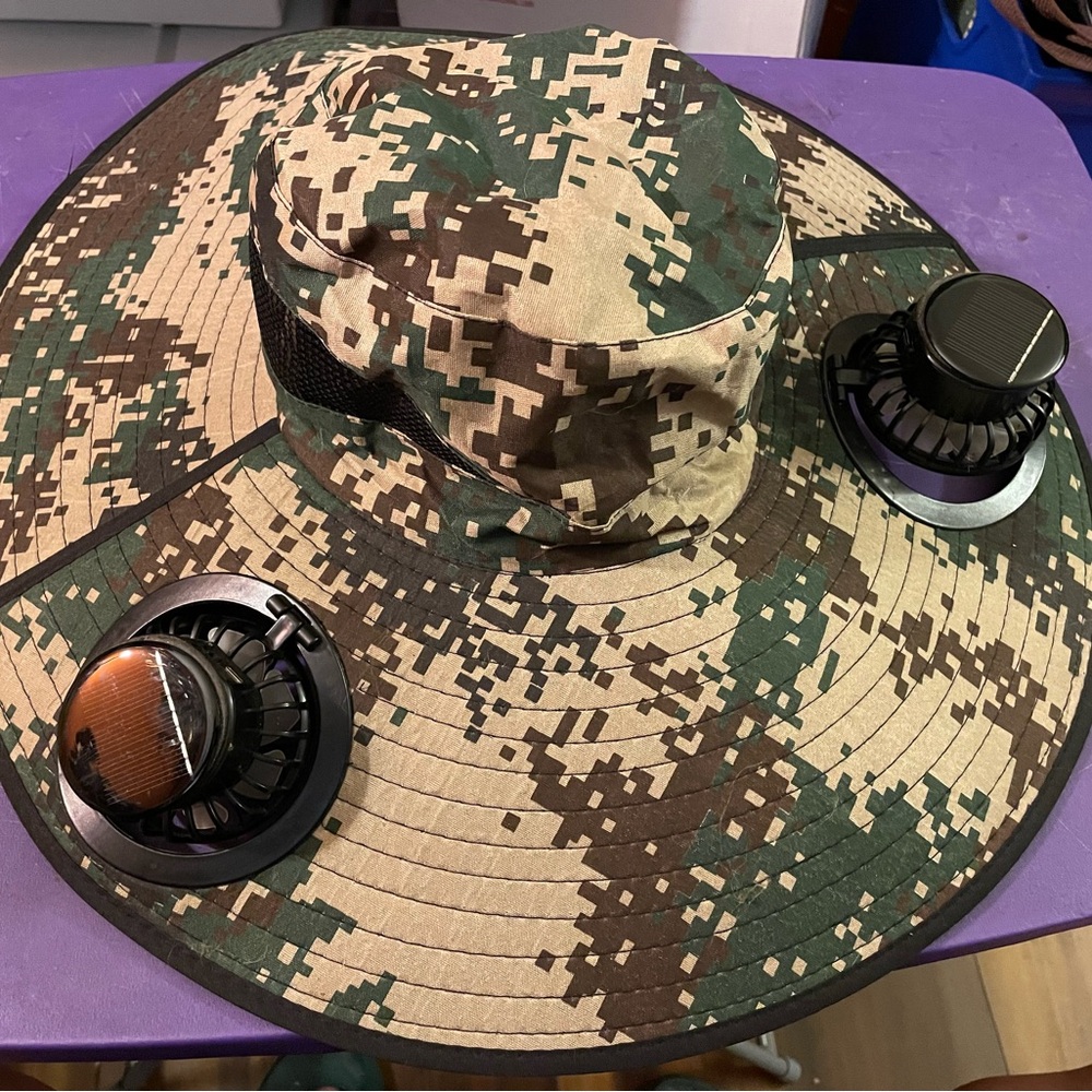 Wide Brim Sun Hat w 2 Fans Solar & USB Powered UV Protection-Camo-New